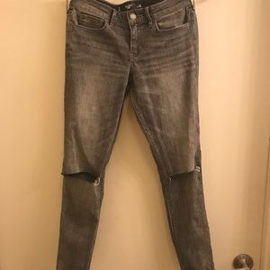 Hollister Grey Cropped Skinny Jeans!